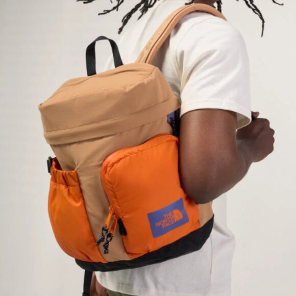 The North Face Mountain-S 18L Daypack - Picture 1 of 5